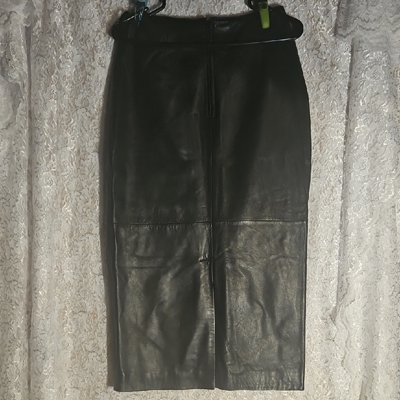 Casual Corner Black Leather Pencil Skirt - Picture 2 of 3